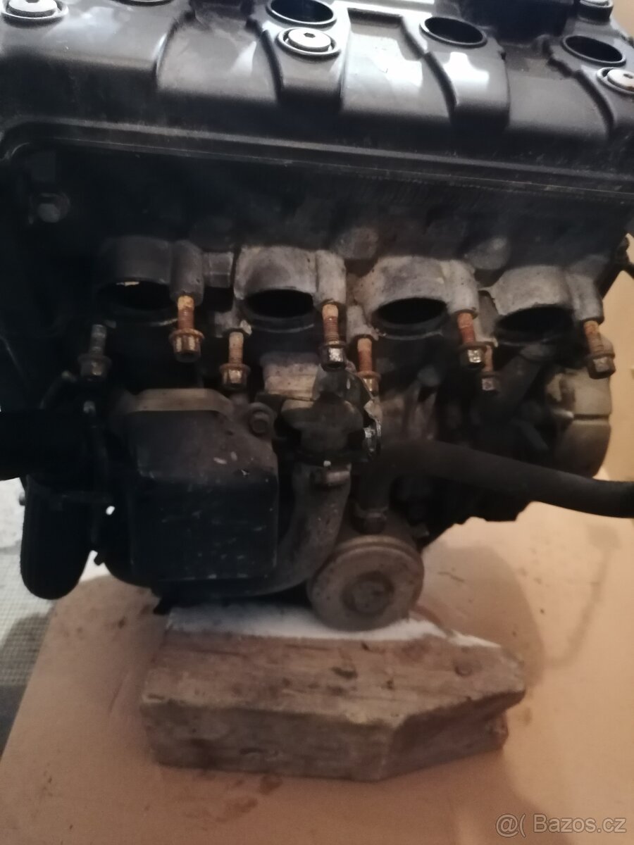 Motor yamaha xj6 - 3