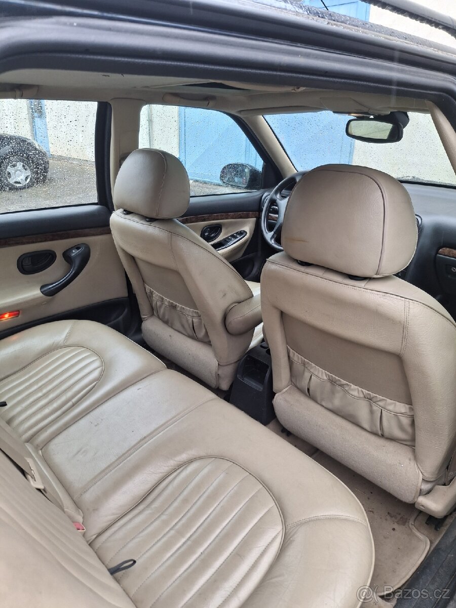 Peugeot 406 interiér - 3