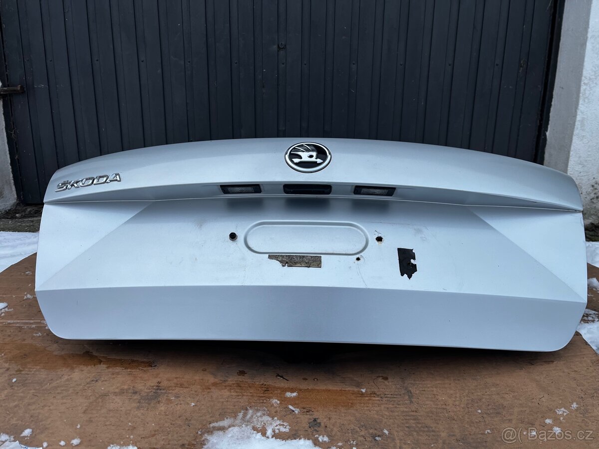 Zadni viko skoda Rapid - 3