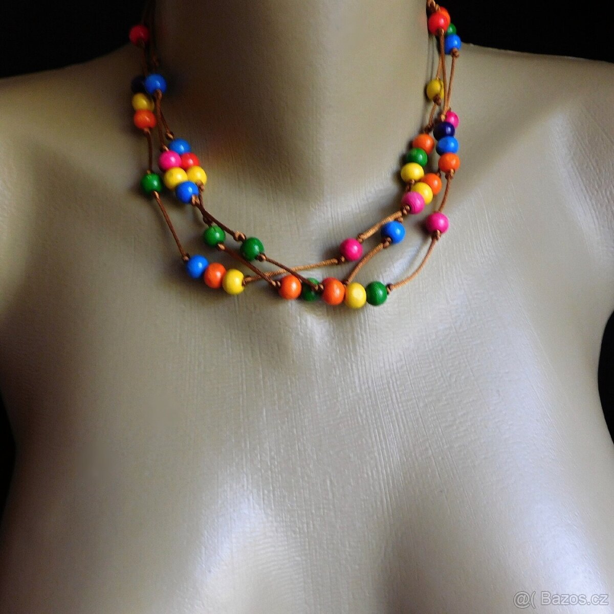Barevný náhrdelník na krátko - 3