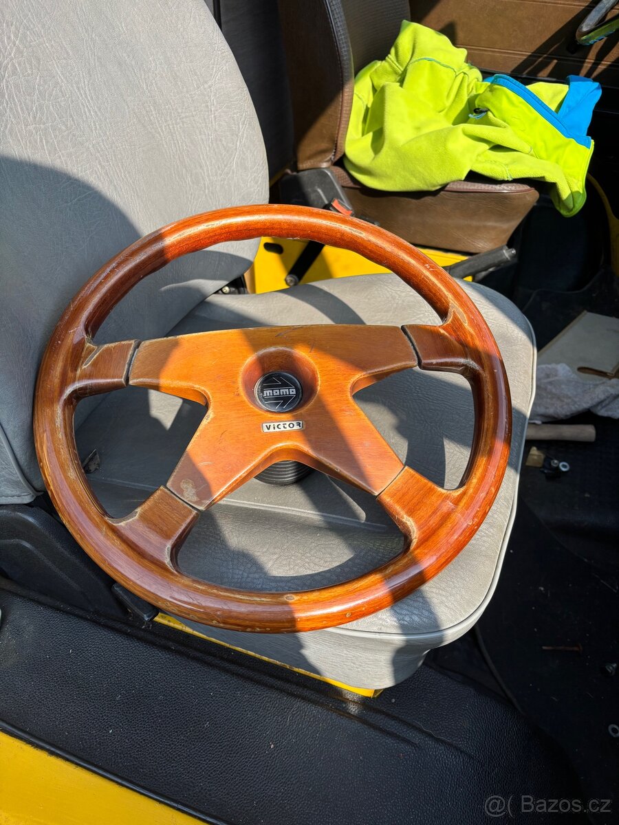 Dřevěný volant - 3