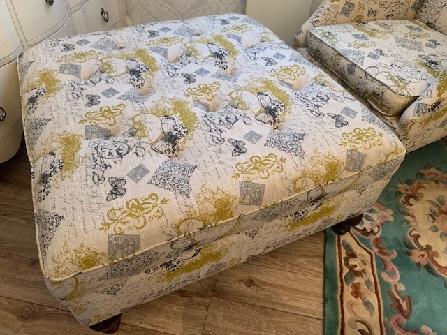 Prodám křeslo a podnožky puf - Ashley. - 3