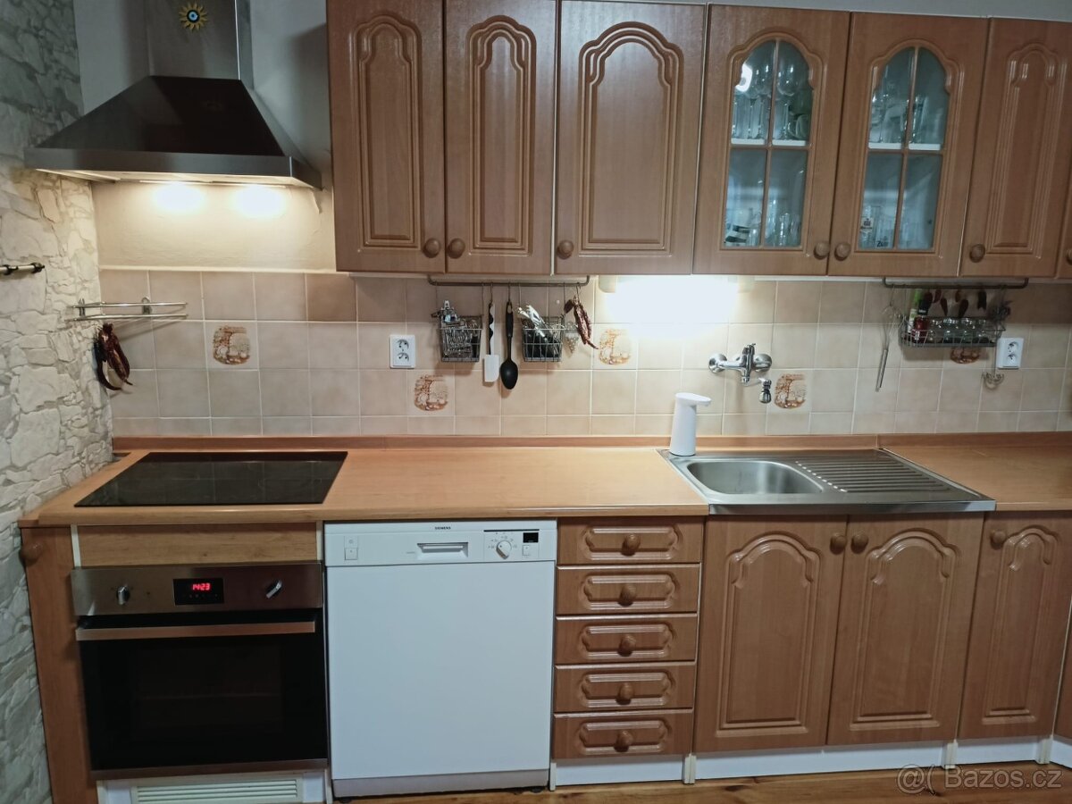 Kuchyňská linka se spotřebiči - 3