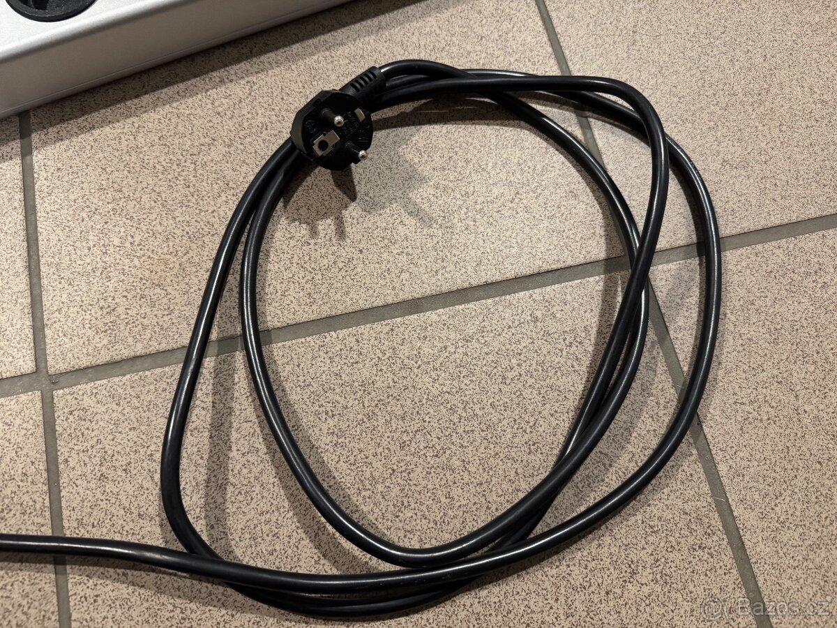 BRENNENSTUHL Super Solid – 8 zásuvek, 2,5 m TOP STAV - 3