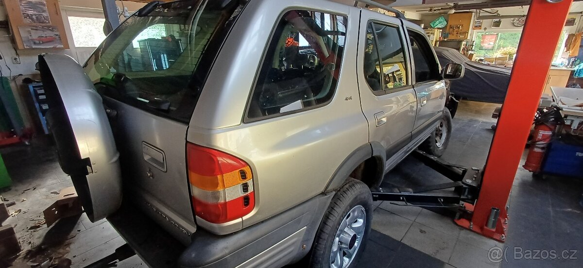 Opel frontera B 2.2i - 3