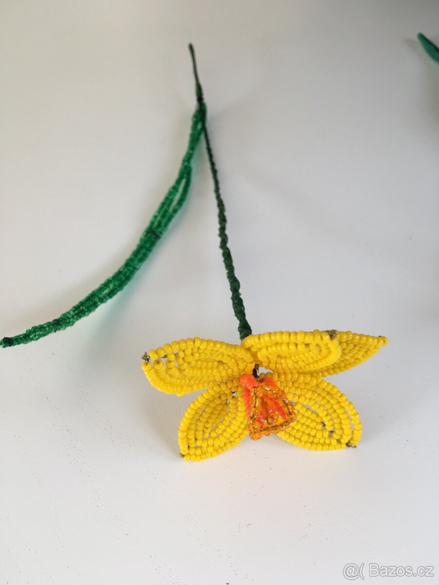 korálková květina narcis - 3