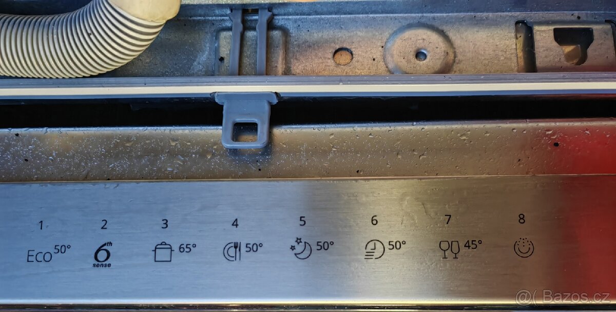 Vestavná myčka Whirlpool - 3