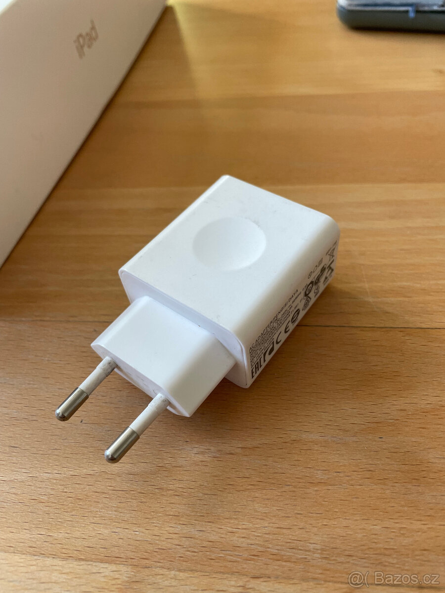 Prodám Apple iPad 6 generace 32Gb Wi-Fi - 3