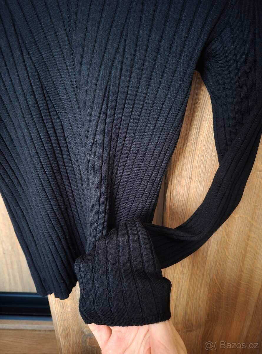 Basic příjemný svetřík, velikost M/S - 3