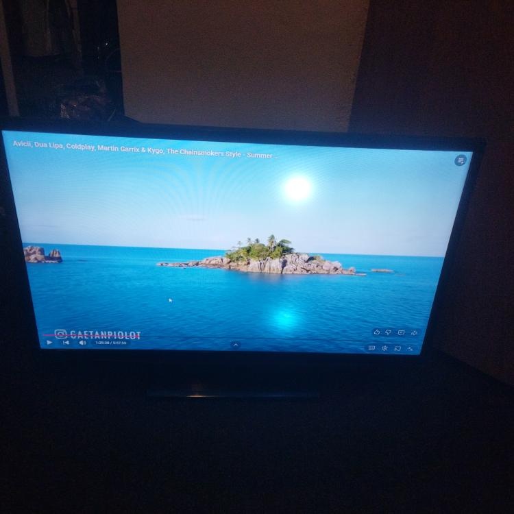 LED TV Samsung 32" UE32J4100 - vada podsvícení - 3