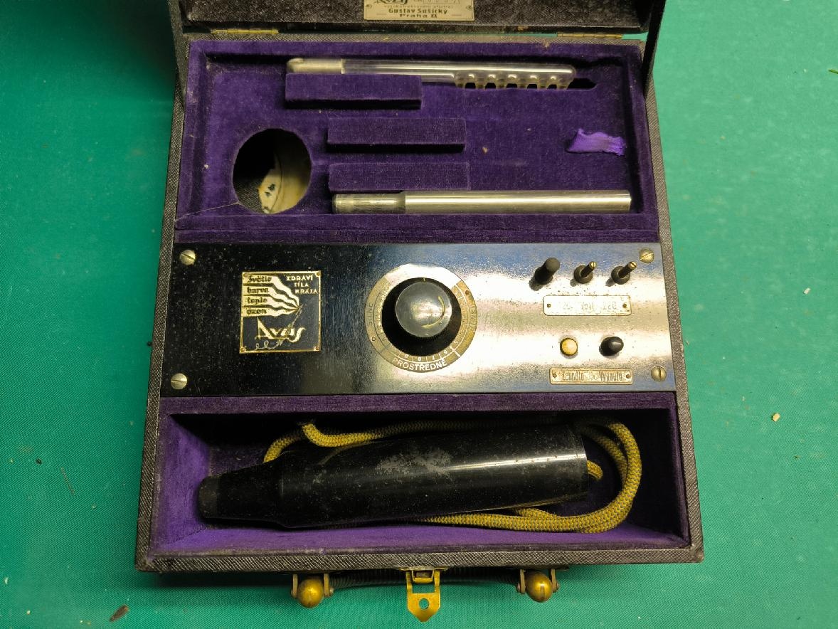 Prvorepublikový přístroj elektroléčba - 3