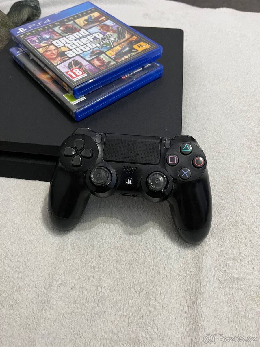 PlayStation 4 Slim 500 GB - 3
