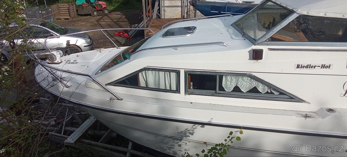 Motorová kajutová loď sealine conti jachta - 3