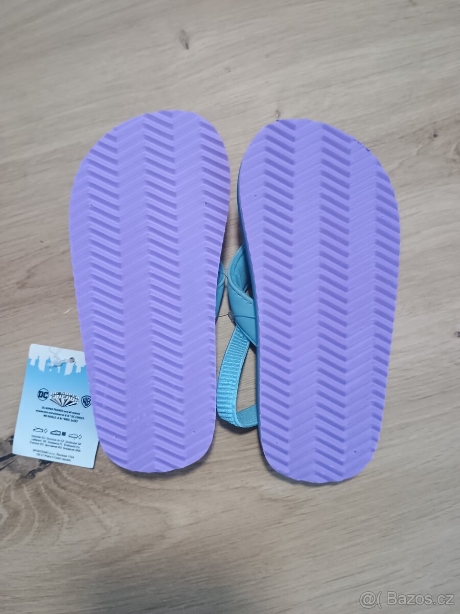 Nové letní sandály/ žabky vel 26 - 3