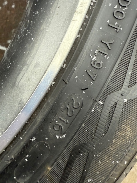 Zimní pneu 235/45R18 98V Nokian , 5/112 - 3