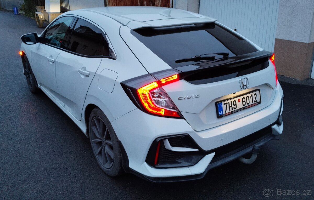 Prodám Honda Civic,, výbava Elegance, 2021 - 3