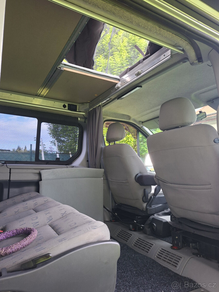 Renault Trafic II Camper Van - 3
