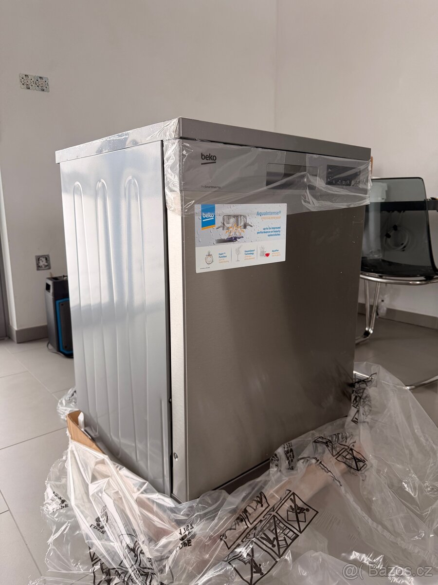 Myčka nádobí BEKO DFN28422X nerez - 3