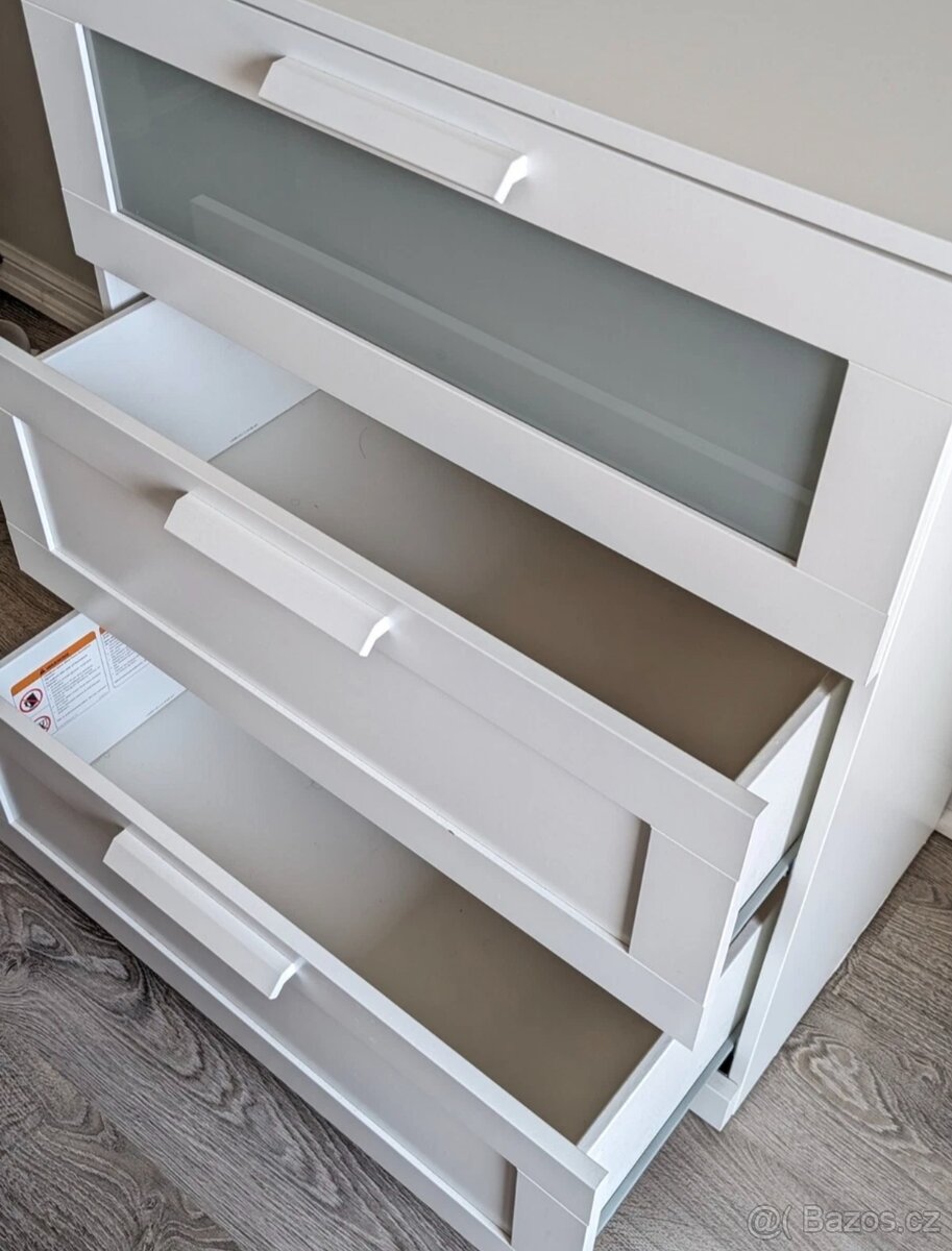 Prodám komodu IKEA BRIMNES - 3