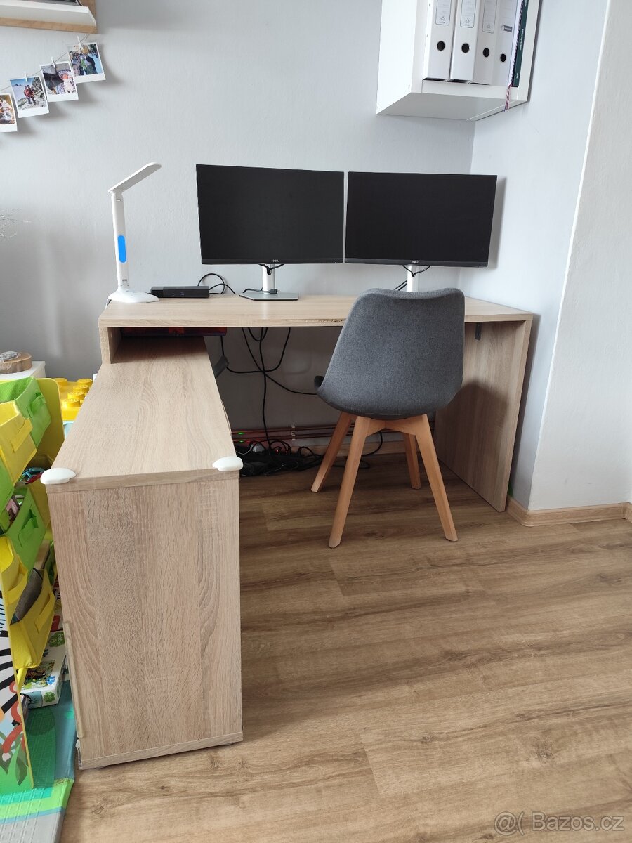 Pracovní stůl - 3