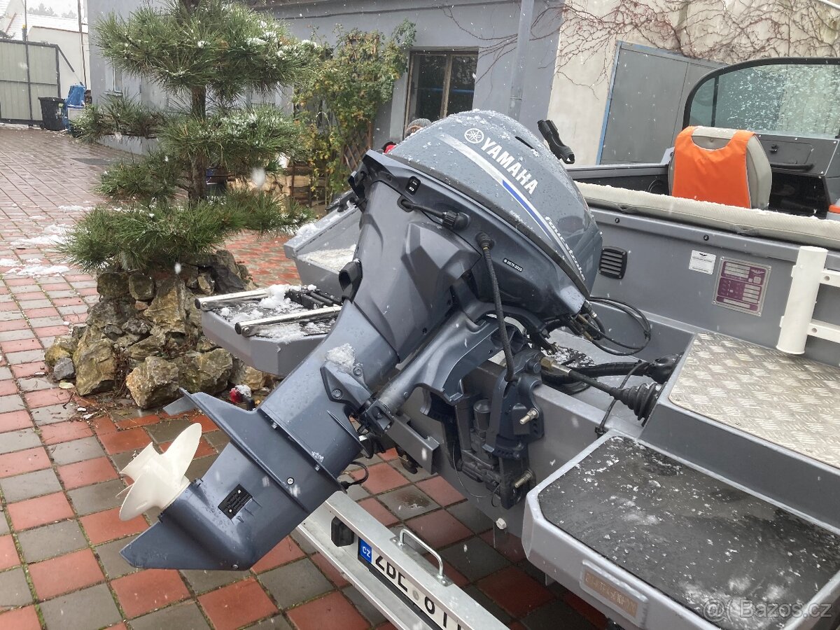 Rybářská hliníková motorová lodka - 3