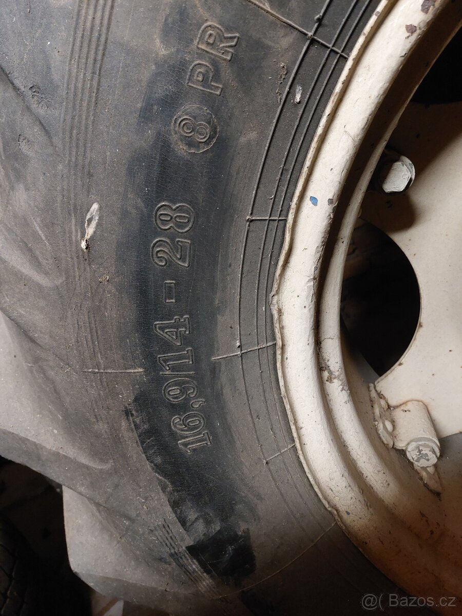 Kola Zetor 16,9-28- 2ks - 3