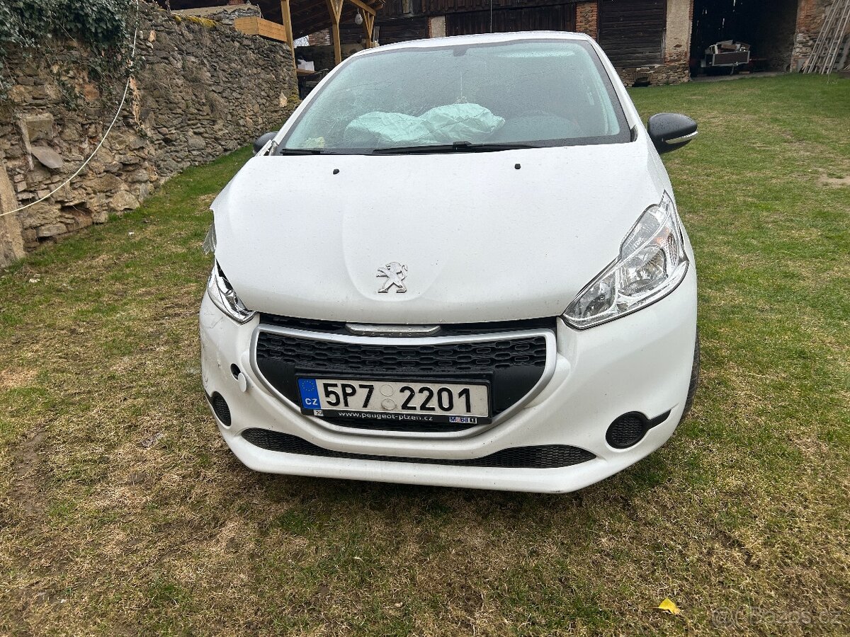 Peugeot 208 - 3