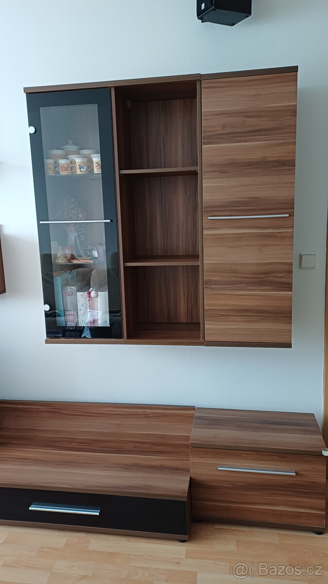 Obývací stěna + jídelní a konferenční stolek - 3