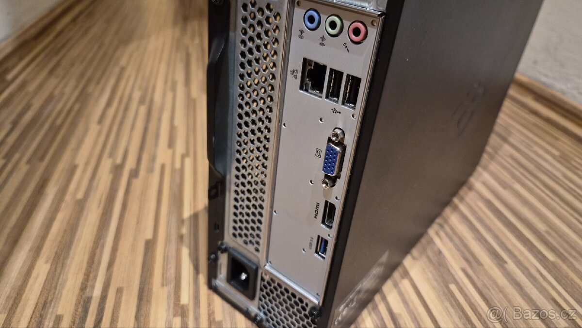 Malý PC Packard Bell - 3