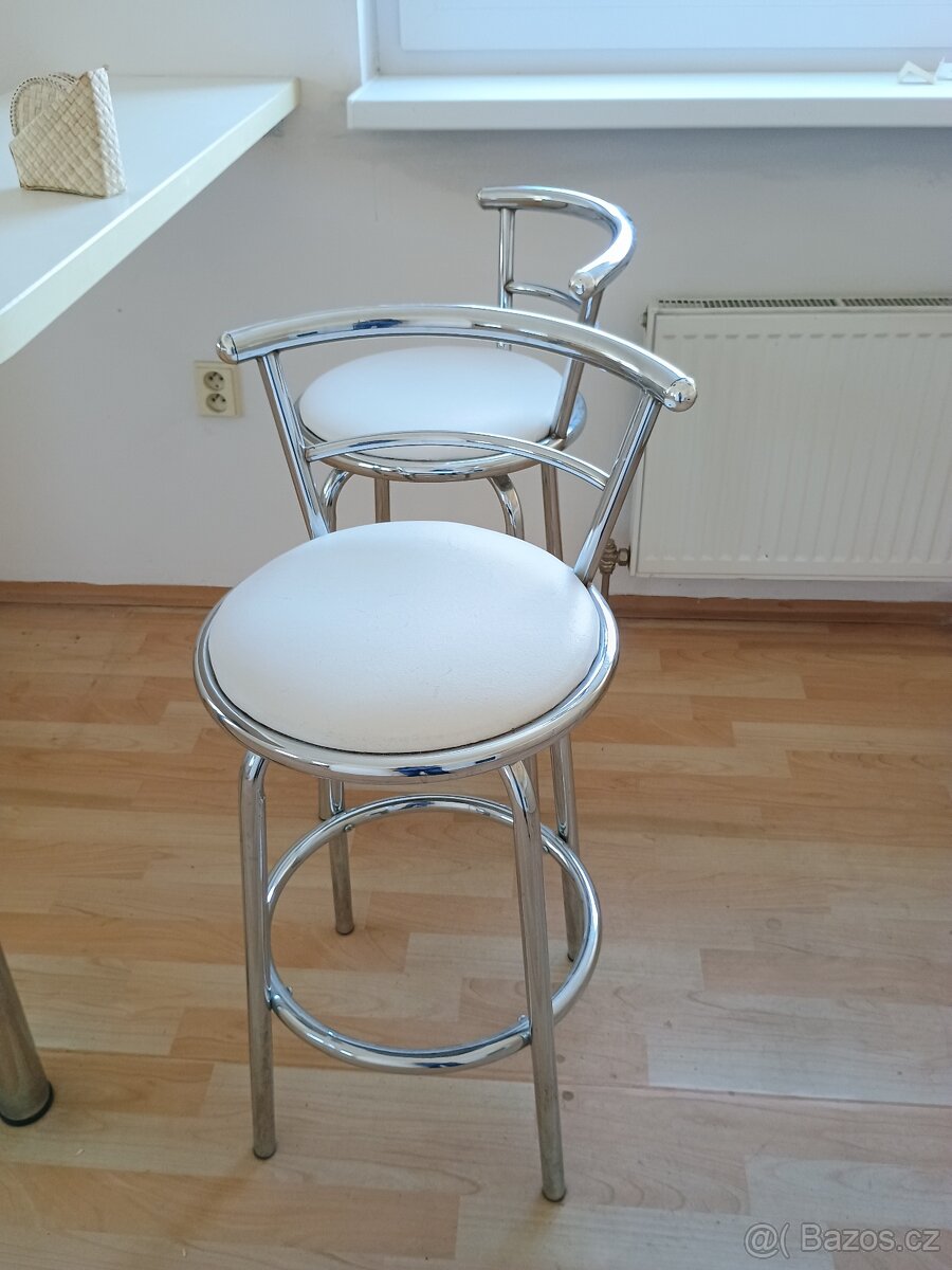 Barový stůl + 2 židle - 3
