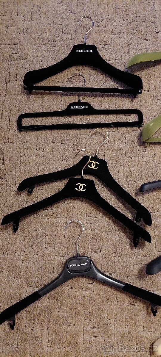 Značkové ramínka - 3