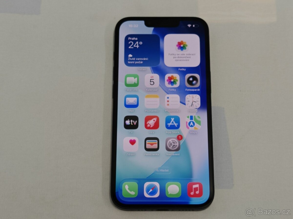 Apple iPhone 16e - 3