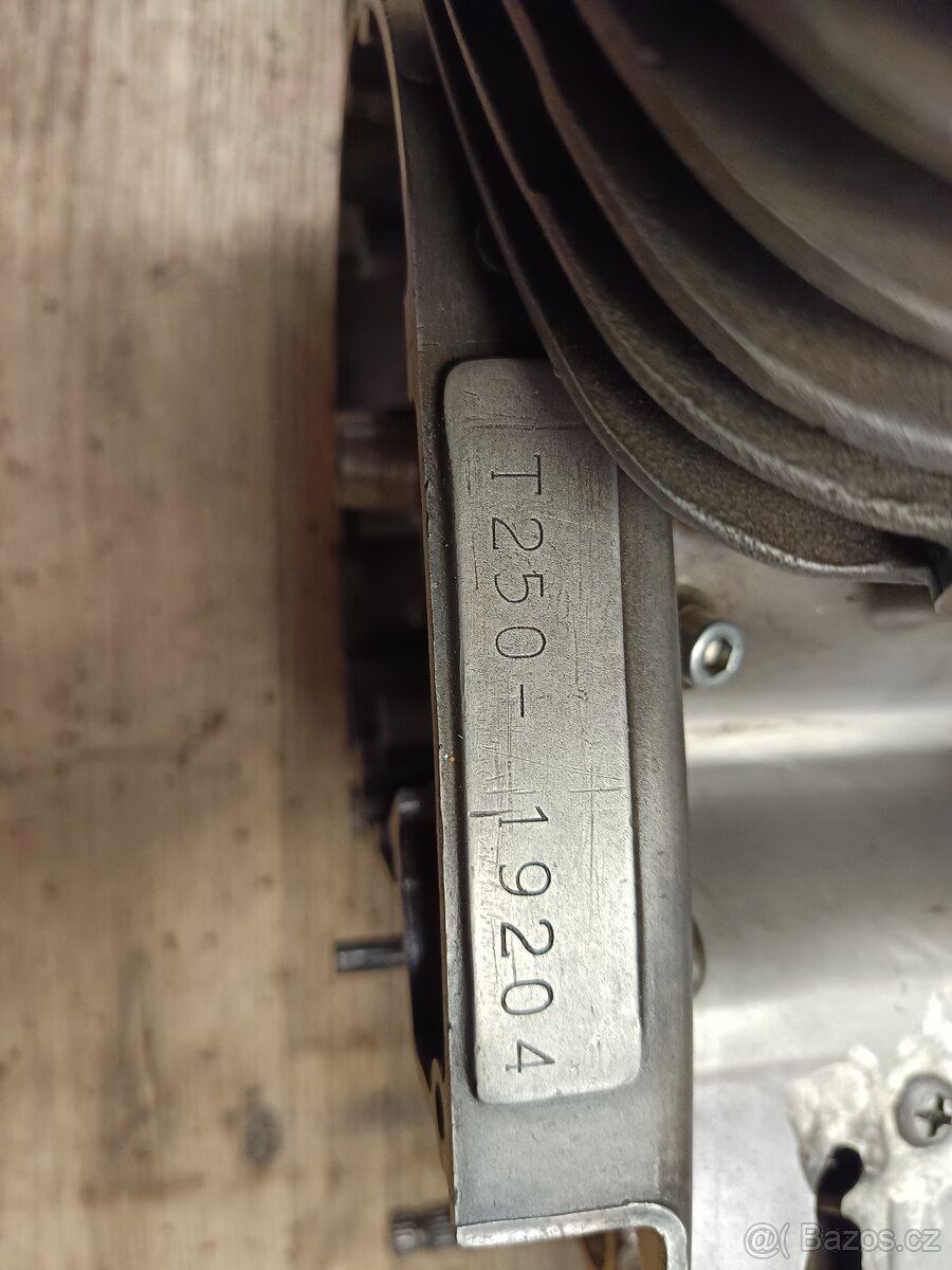 Suzuki gt 250 - 3