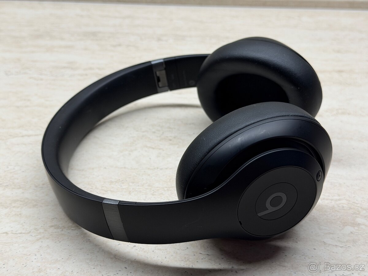 Beats Studio Pro Black - 3
