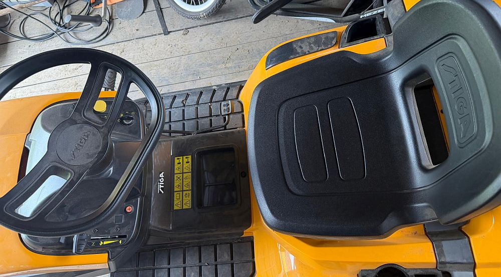 Prodám traktor Stiga - 3