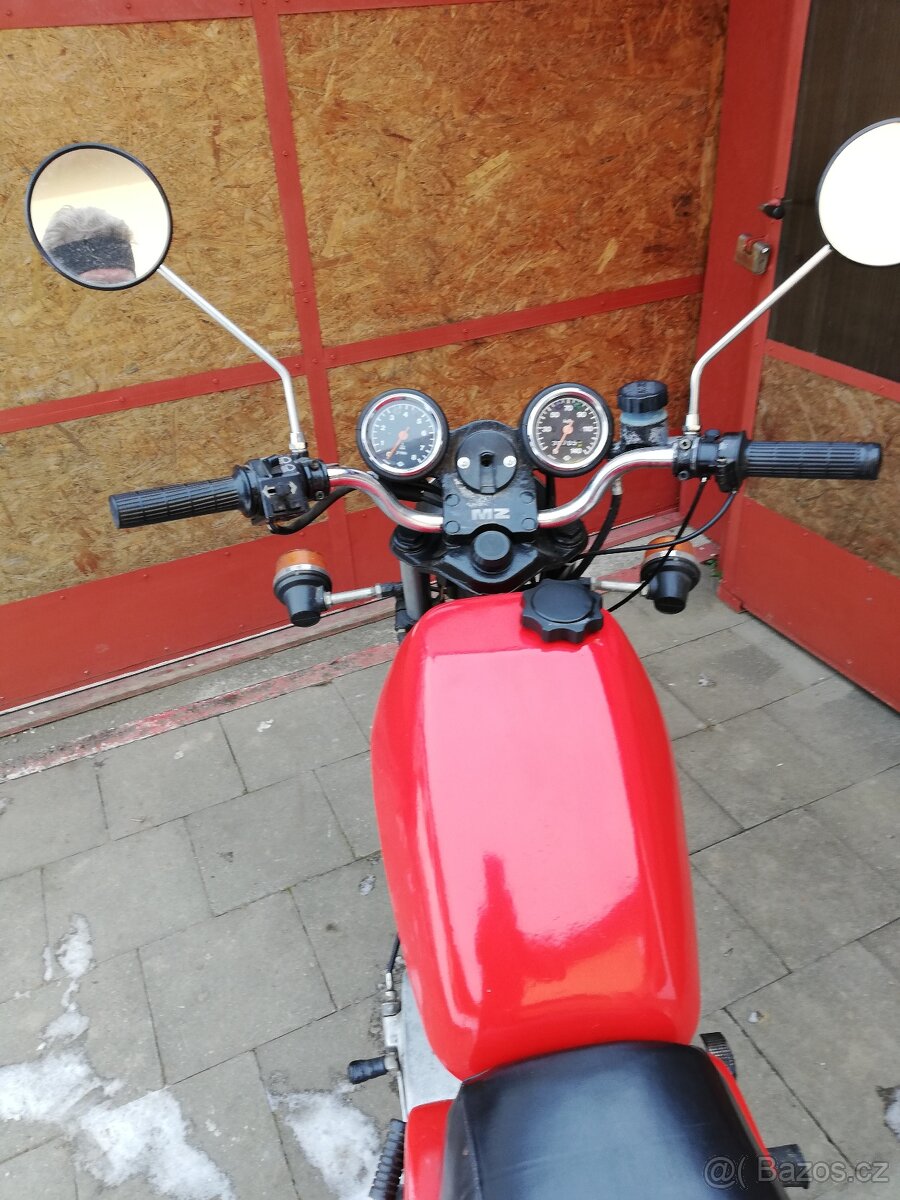 prodám VETERÁN motocykl MZ 250, ETZ 251 - 3