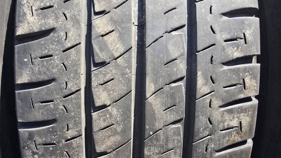 Letní pneu 235/65/16c Michelin - 3