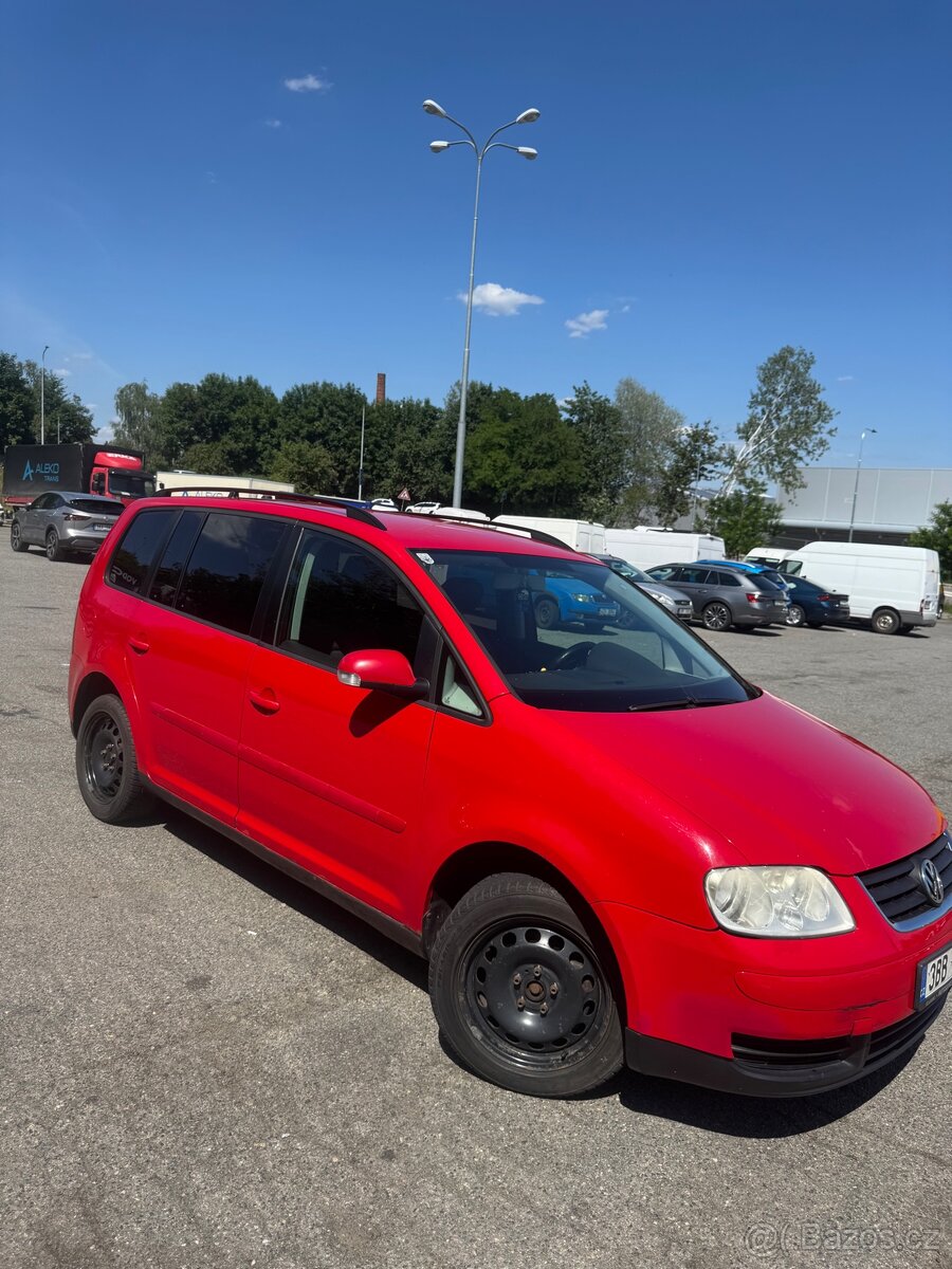 Volkswagen Touran - 3