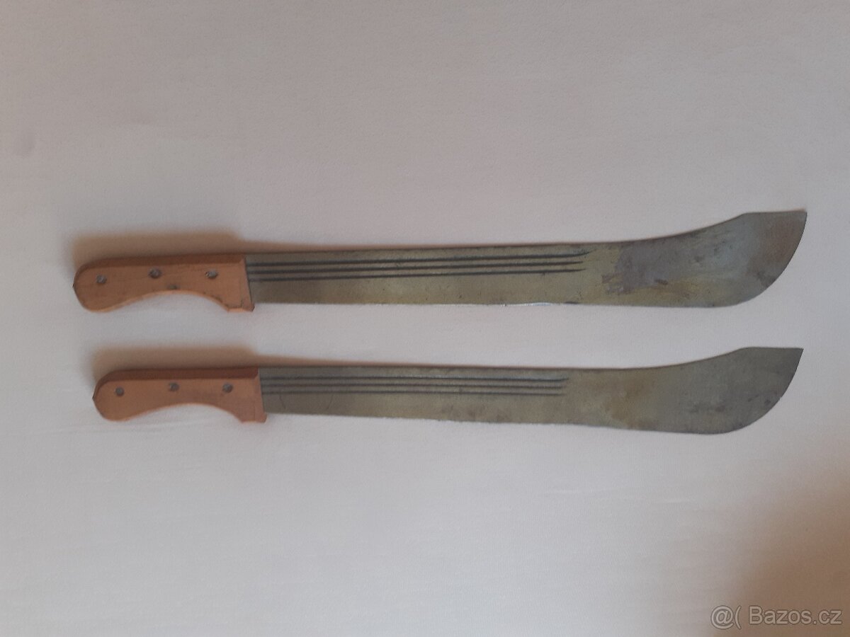 Prodám 2 mačety - délka cca 71 cm, vyrobené v ČSSR - 3