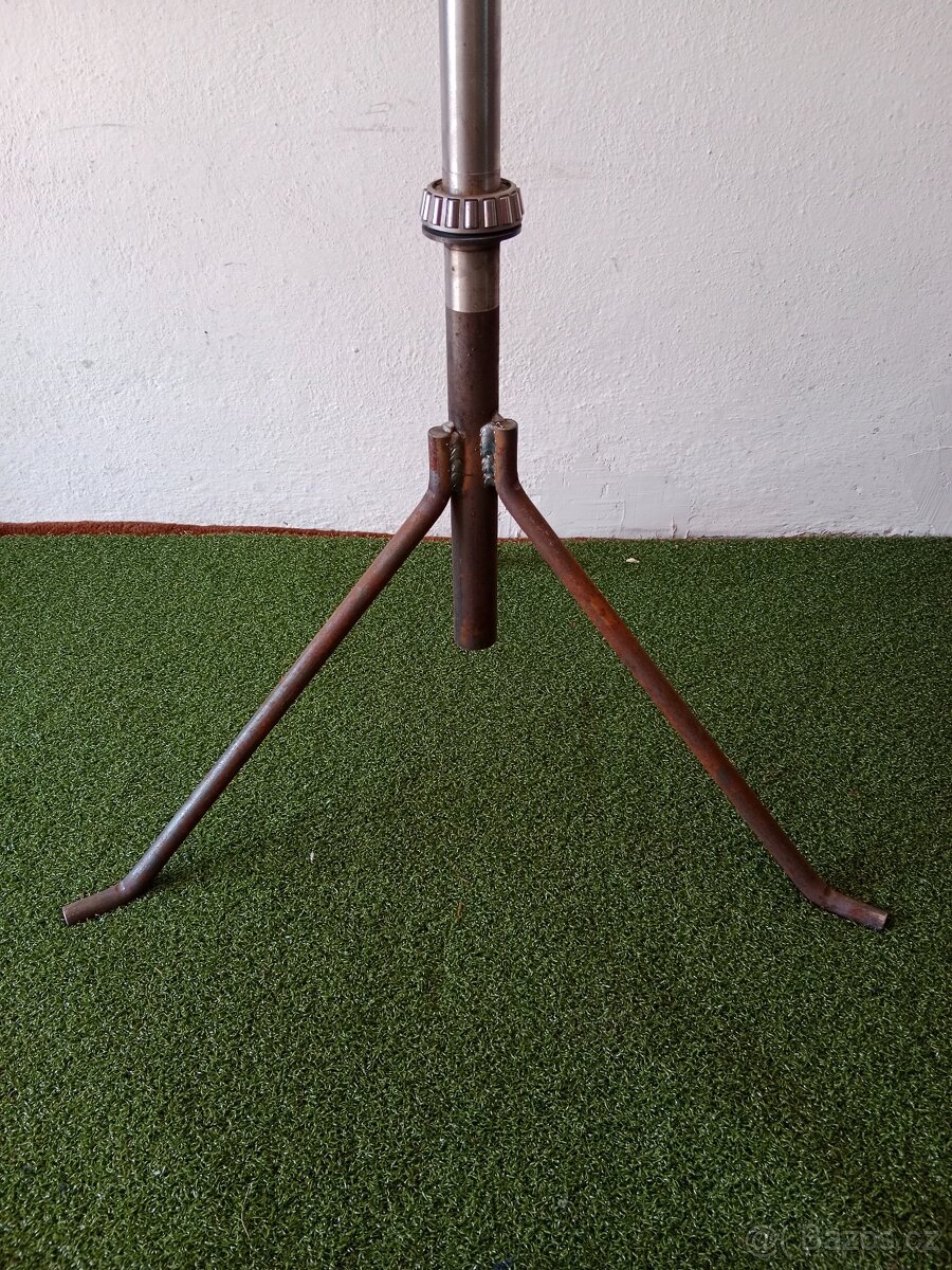 DETSKÝ KOLOTOČ - 3