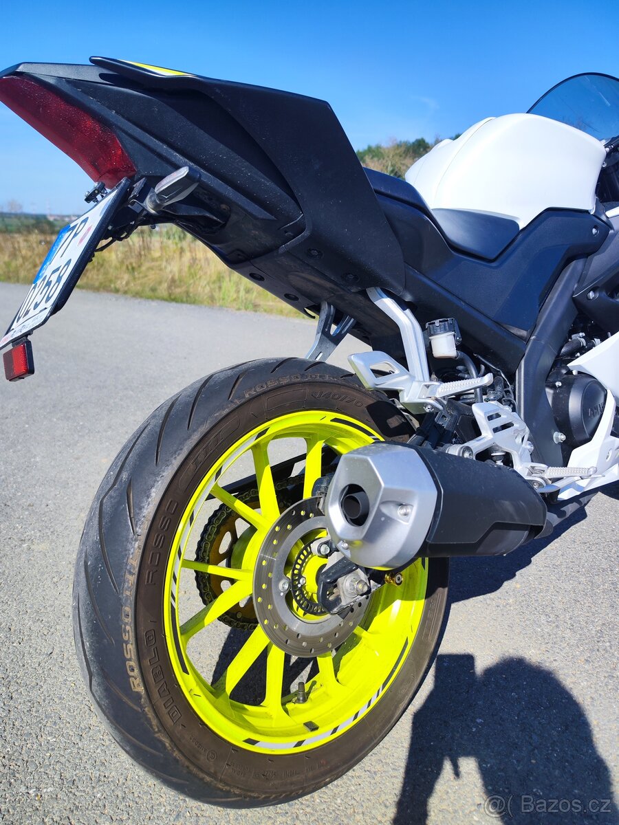 Yamaha YZF125R - 3