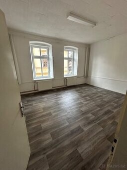 Prodám komerční nemovitost,obsazeno nájemníky ,více info po - 3