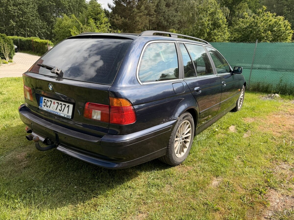 BMW E39 530i Touring Orientblau - 3