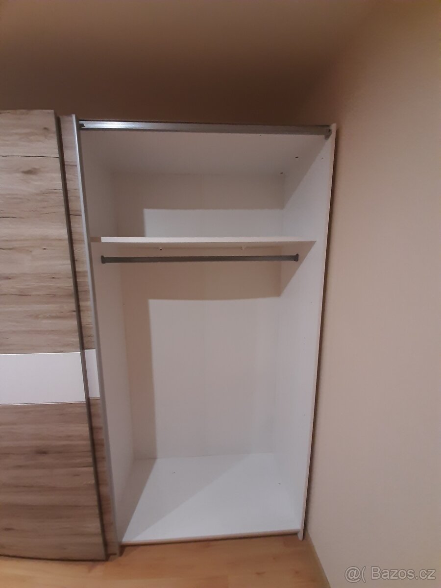 šatní skříň - 3