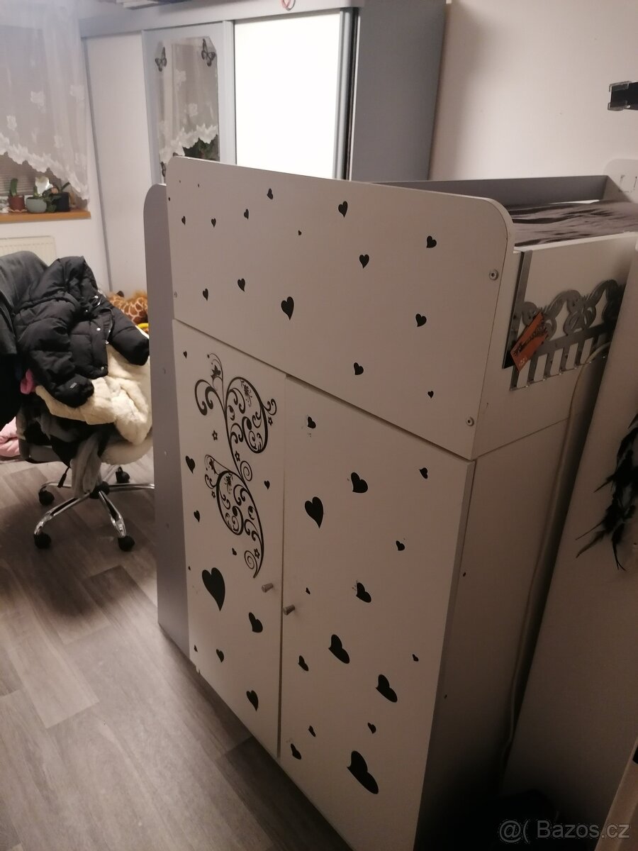 Studentská postel se stolem a skříní - 3