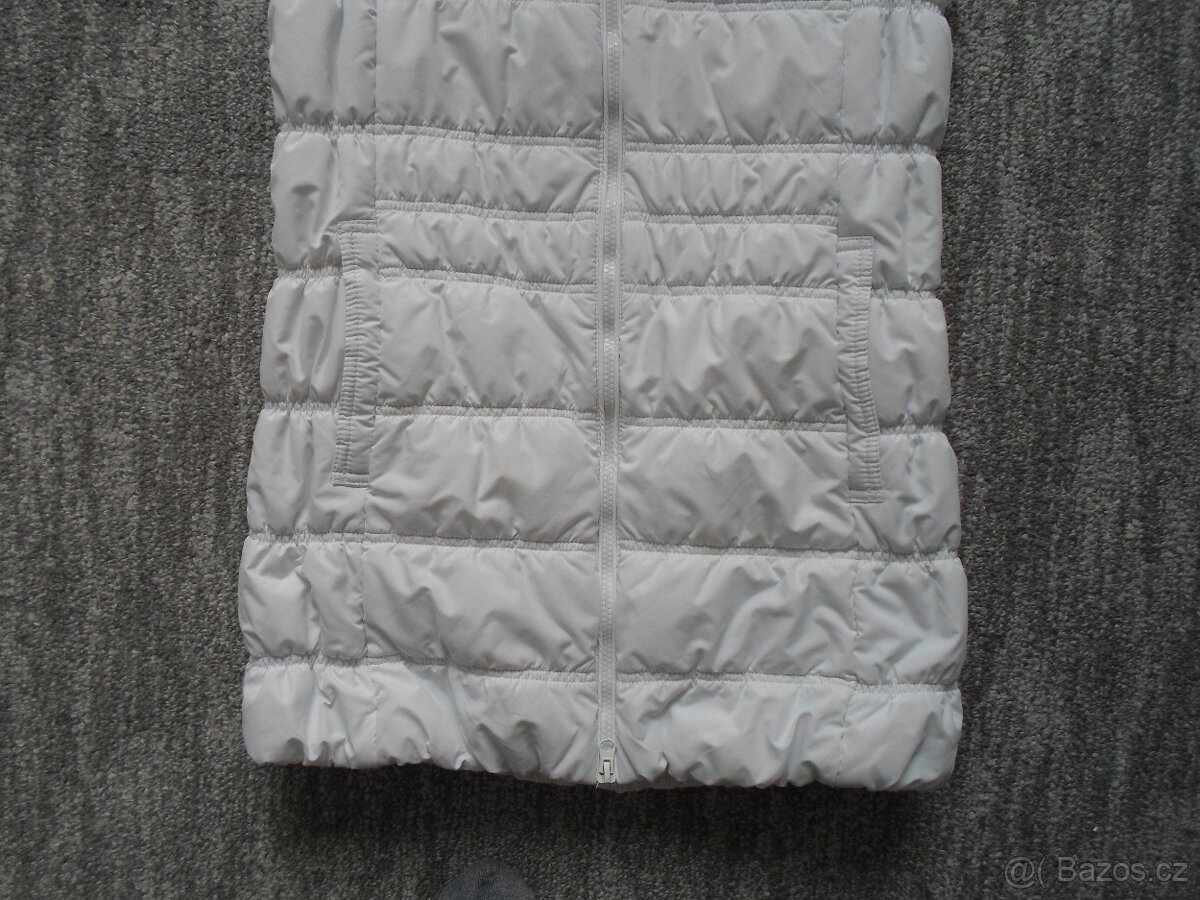 Bílá dlouhá delší zateplená vesta SAM - XS, S - 3