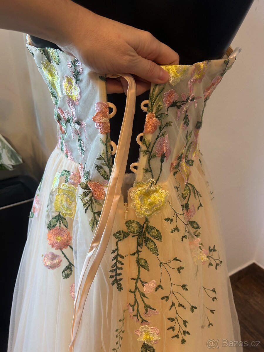 Originální svatební šaty - 3