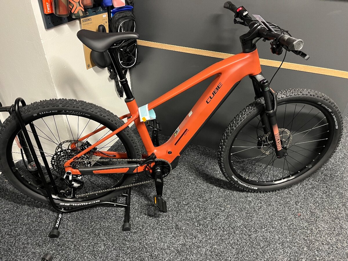 CUBE Reaction Hybrid RACE 800 vel.L 2026 NOVÝ MODEL or.mat - 3