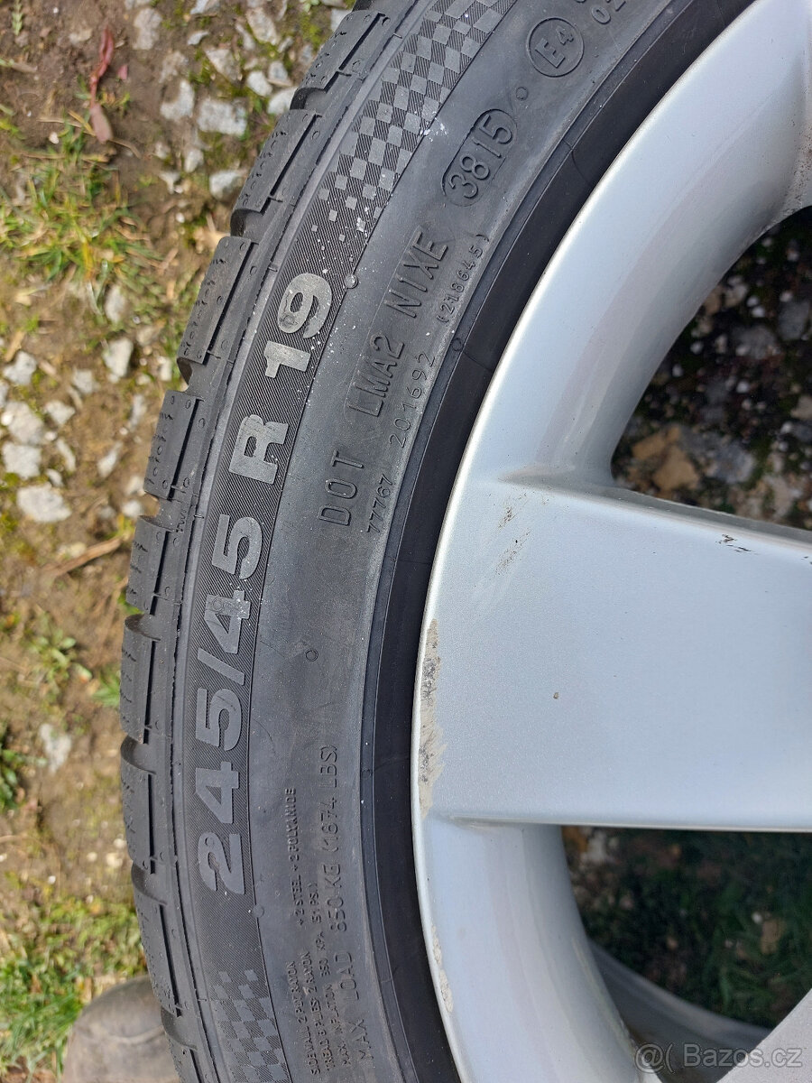 Prodám kola s disky 19" BMW - 3