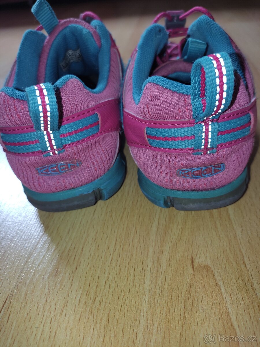 Boty zn. Keen vel.35 - 3
